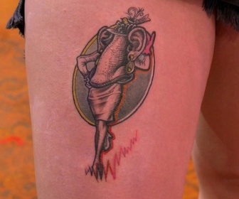 Replay Just tattoo of us - S2 E12 - Fais gaffe à tes fesses