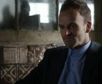 Replay Elementary - S4 E5 - Les chevaliers de Nottingham