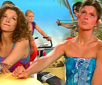 Replay Hélène et les garçons - S13 E01 - Un nouveau garçon