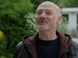 Replay Petits secrets en famille - S08 E30 - Un mystérieux appel à l'aide - Famille Delalande