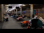 Replay Frappes russes sur Kyiv : des milliers d'habitants passent la nuit dans le métro