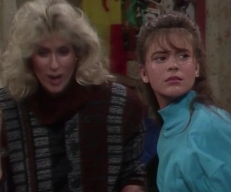 Replay Madame est servie - S04 E15 - Tournez la page