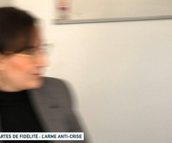Replay Un jour, un doc - Cartes de fidélité : l'arme anti-crise /// Coach en pouvoir d'achat : ils vous sortent de la galère /// Payer en plusieurs fois : pas sans risque