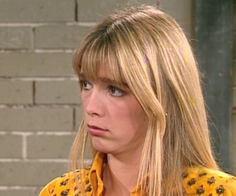 Replay Hélène et les garçons - S02 E04 - Le fond du trou