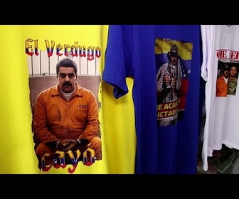 Replay Des migrants vénézuéliens au Pérou vendent des T-shirts du président Maduro arrêté