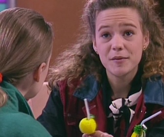 Replay Premiers baisers - S02 E32 - Le parfait amour