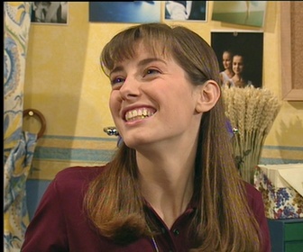 Replay Le miel et les abeilles - S02 E24 - Amour de miel