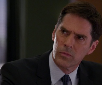 Replay Esprits criminels - S08 E04 - Le complexe de Dieu