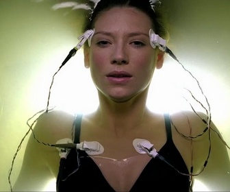 Replay Fringe - S1E1 - Le vol 627