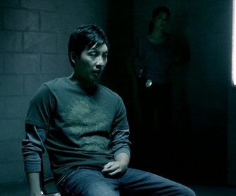 Replay Hawaii 5-0 - S1 E23 - Ua Hiki Mai Kapalena Pau