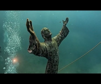 Replay La statue du Christ sous-marin en Ligurie nettoyée