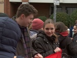 Replay ARTE Journal Junior - Paula : Trop jeune pour voter, mais active en politique !