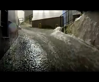 Replay Violents torrents d'eau frappent Ubrique après les tempêtes dans la province de Cadix