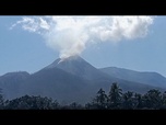 Replay No Comment : le volcan Lewotobi s'éveille, des milliers d'Indonésiens évacués