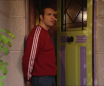Replay Un gars, une fille - S4E76 - À la porte (9)
