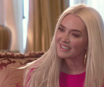 Replay Les real housewives de Beverly Hills - S8 E13 - Il faut qu'on parle