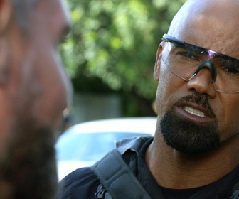 Replay S.W.A.T. - S01 E22 - La famille