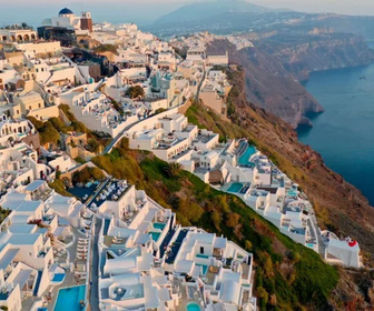 Replay Santorin et Milos, les cyclades volcaniques