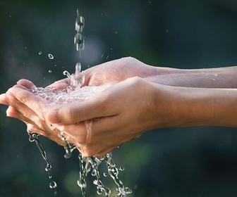 Replay 28 minutes - Condamnés à vivre avec moins d'eau potable ?