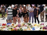 Replay Des centaines de personnes déposent des fleurs sur le site de la fusillade mortelle de Bondi Beach