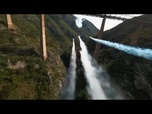 Replay No Comment. Des avions acrobatiques volent à l'envers sous le plus haut pont ferroviaire d'Europe