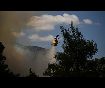 Replay En Grèce, une lutte contre les incendies extrêmement difficile et deux