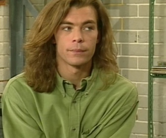 Replay Hélène et les garçons - S05 E01 - Malentendus