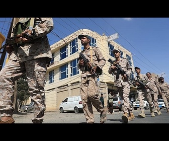 Replay Les Houthis promettent de ne pas viser les navires américains après l'annulation des frappes de...