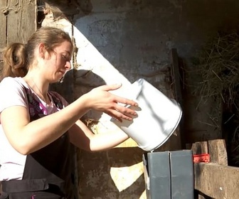 Replay Marie, éleveuse malgré tout - Jeunes agricultrices : entre passion et incertitudes