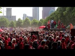 Replay Pays-Bas : 100 000 personnes forment une gigantesque ligne rouge à la Haye contre le génocide...