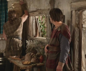 Replay La petite histoire de France - Une vie parfaite / Vespasienne / Les nouvelles chaussures / Pas du tout jalouse