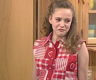 Replay Premiers baisers - S04 E17 - Le grand saut