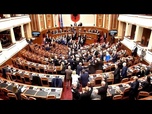 Replay Albanie : la colère des étudiants gagne les bancs du Parlement